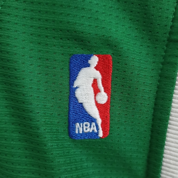 NBA Boston Celtics Nike Kyrie Irving Jersey - Green - Picture 6 of 7